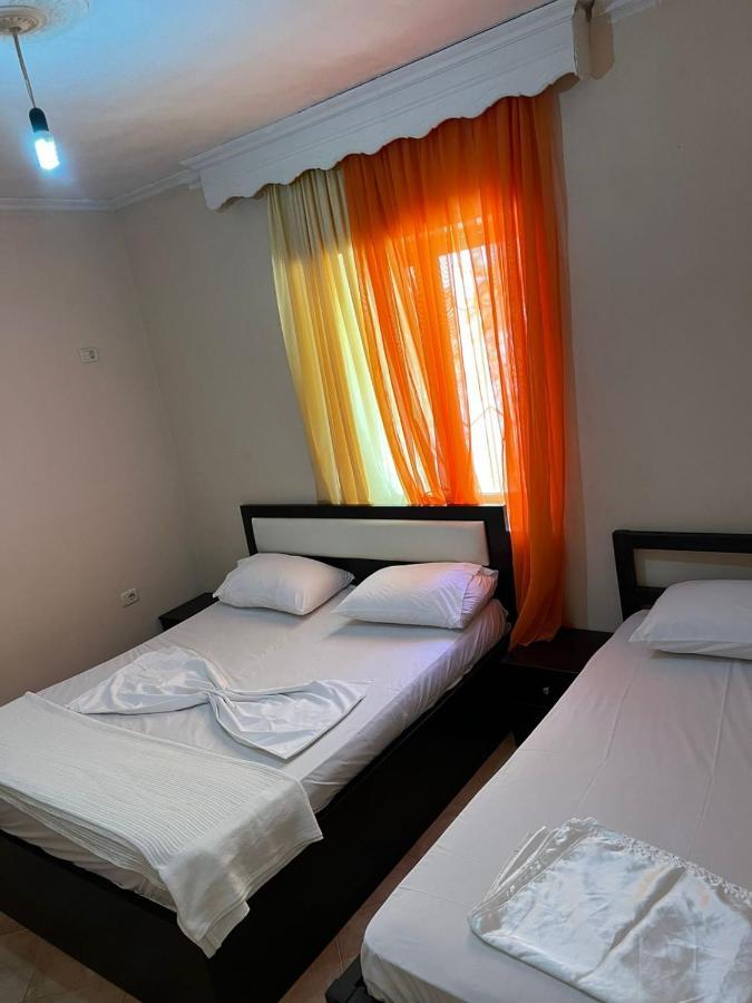 Amar Villa Sarandë Esterno foto